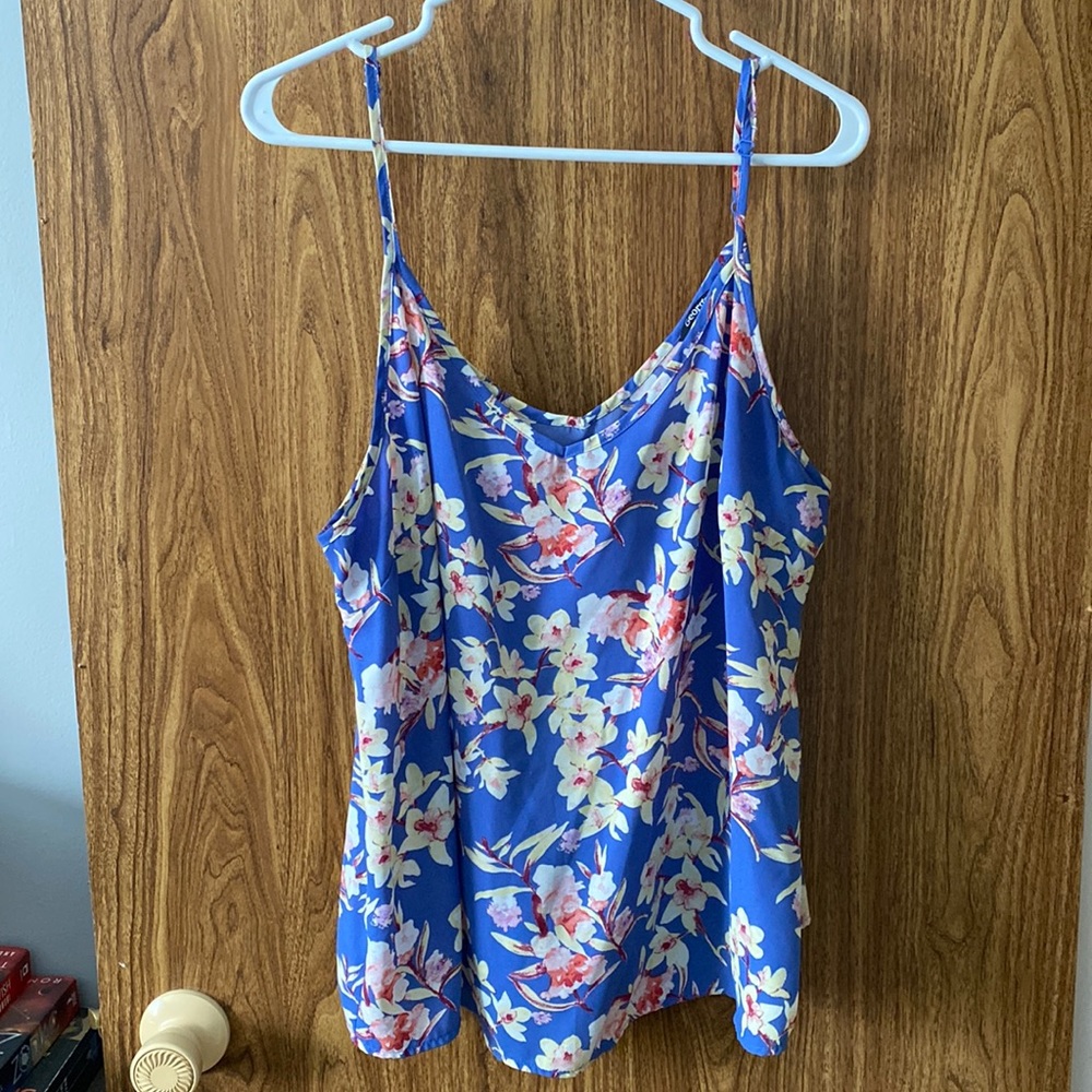 3/$20 Floral tank blouse